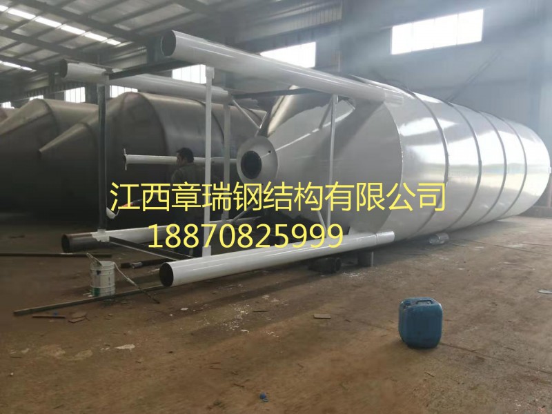 客戶預(yù)訂80T水泥罐，趕貨中