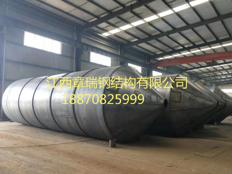 客戶預(yù)訂80T水泥罐，趕貨中