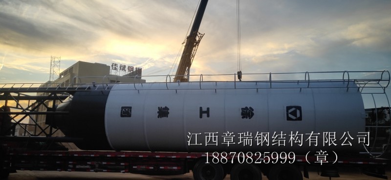 2臺100T水泥罐發(fā)貨上高縣