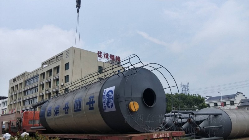 兩臺100T水泥罐發(fā)貨南昌