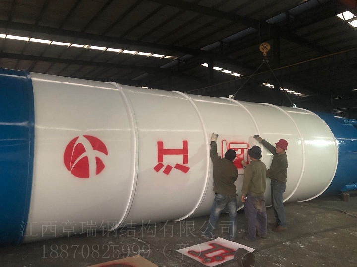 江西交工4臺100水泥罐發(fā)貨中